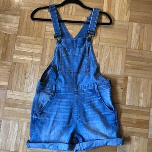 Gap light blue jean shorts overalls